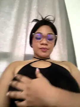 ashley Tompson1 online show from November 14, 2025, 12:26 pm