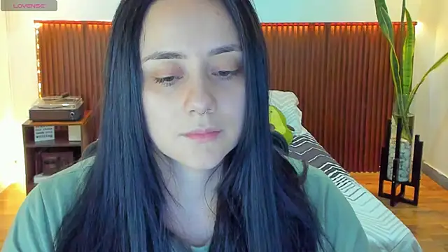 KatherineBond online show from November 11, 2025, 7:25 pm