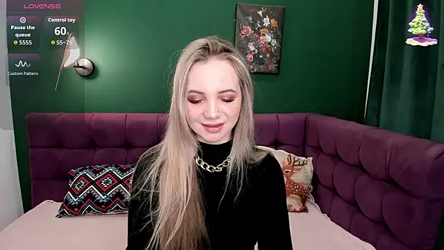 EvaMoran online show from April 17, 2026, 1:52 am