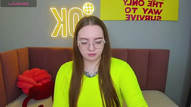 Snapshot of Emma_adorablle chatting on February 12, 2025, 1:41 am Emma adorablle online show from February 12, 2025, 1:41 am