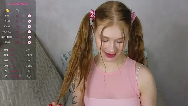 TrissMerigold9 online show from March 3, 2025, 8:32 pm