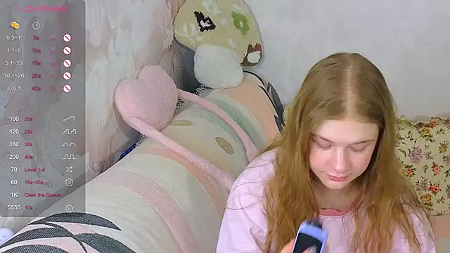 TrissMerigold9 online show from December 18, 2025, 8:42 am