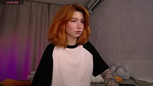 Snapshot of Evaa_Moonn_ chatting on September 12, 2025, 5:29 am Evaa Moonn online show from September 12, 2025, 5:29 am