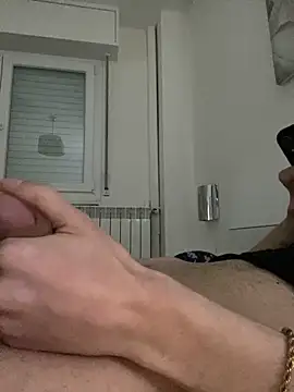 LaMaterialista online show from April 16, 2026, 10:34 pm