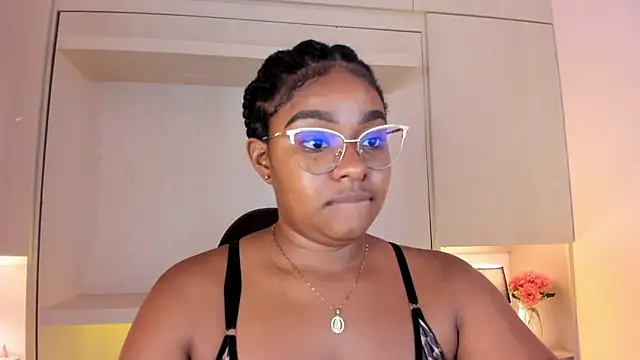 tamaraa smiith online show from November 3, 2025, 7:37 pm