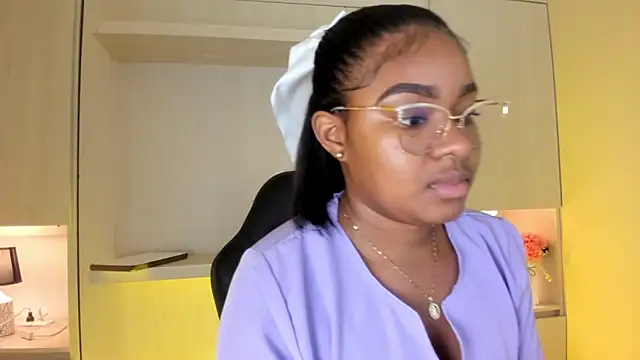 tamaraa smiith online show from November 24, 2025, 8:08 pm