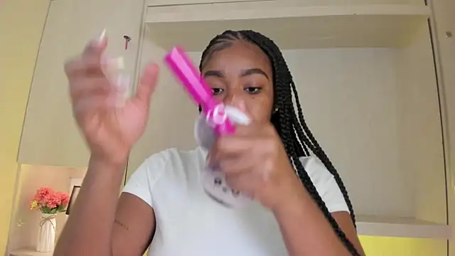 Snapshot of tamaraa_smiith chatting on February 17, 2026, 7:42 pm tamaraa smiith online show from February 17, 2026, 7:42 pm