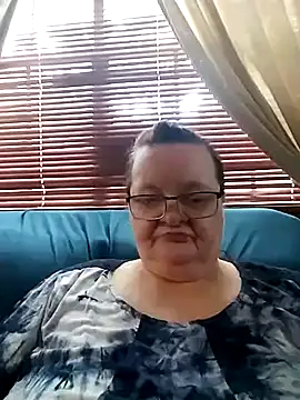 Bayou Woman68 online show from November 15, 2025, 7:54 pm