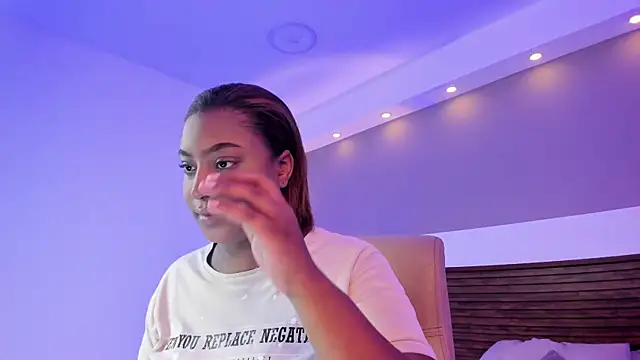 Snapshot of Adelehottman chatting on April 1, 2026, 12:28 pm Adelehottman online show from April 1, 2026, 12:28 pm