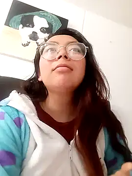 Snapshot of Peach-Lawrence chatting on December 19, 2024, 4:13 pm Peach-Lawrence online show from December 19, 2024, 4:13 pm