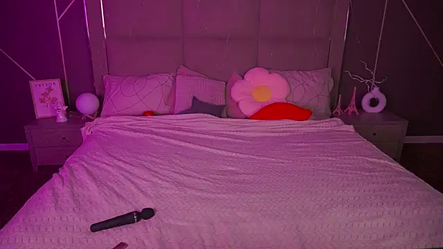 Snapshot of SusieWood chatting on February 28, 2026, 9:05 pm SusieWood online show from February 28, 2026, 9:05 pm