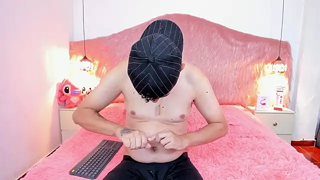 Derek and Skarlet online show from February 12, 2026, 2:56 pm