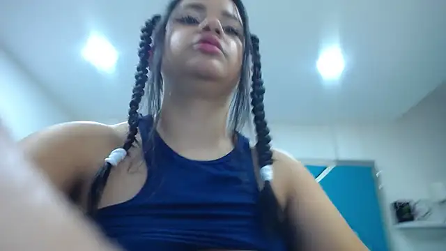  Miaaleon online show from March 5, 2025, 4:24 pm