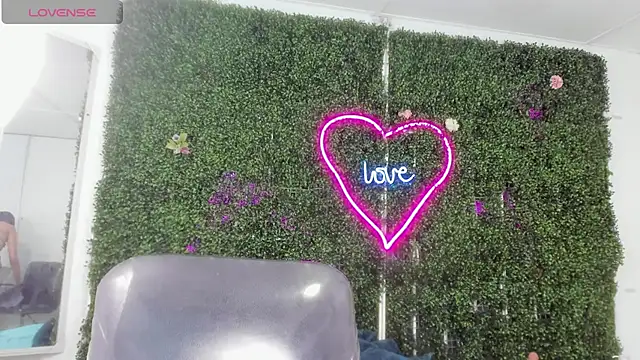 Snapshot of emy_0 chatting on February 11, 2026, 7:30 pm emy 0 online show from February 11, 2026, 7:30 pm