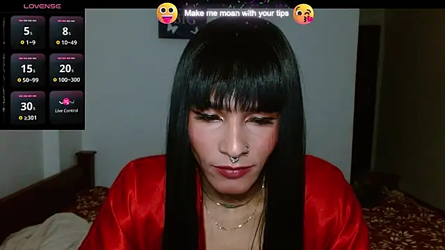 carolinemiller7 online show from December 17, 2024, 8:12 am