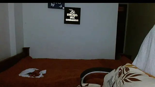 carolinemiller7 online show from January 10, 2025, 11:11 am