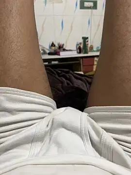 Snapshot of hairydude49 chatting on December 7, 2024, 8:38 pm hairydude49 online show from December 7, 2024, 8:38 pm