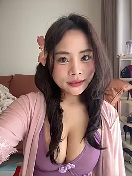 Hot Mm online show from March 9, 2025, 8:40 am