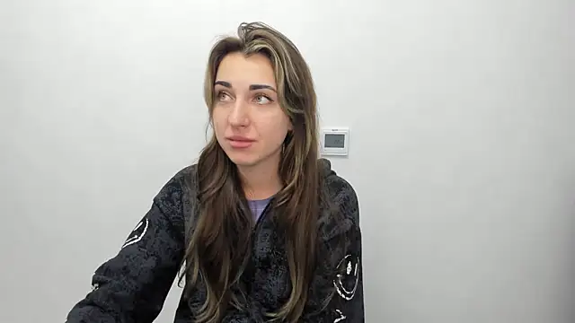 Summmmersky online show from February 1, 2025, 4:22 pm