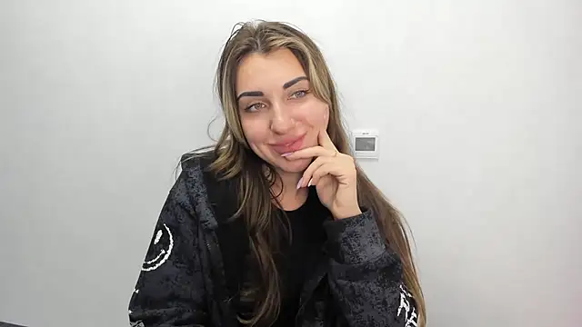 Summmmersky online show from February 8, 2025, 3:21 pm