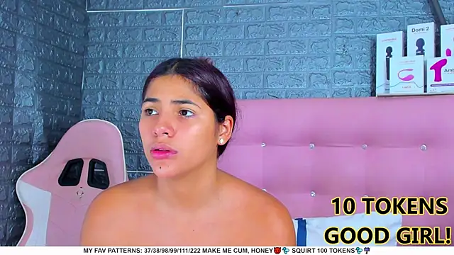 AriannaLewiis online show from February 26, 2025, 7:49 pm