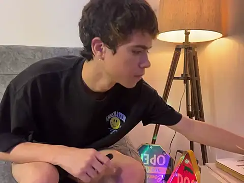 MyLatinHotBoys online show from January 11, 2025, 1:37 am