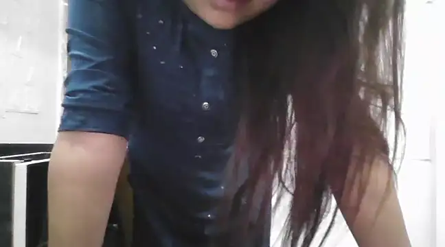 Snapshot of samayra124 chatting on March 17, 2025, 12:25 pm samayra124 online show from March 17, 2025, 12:25 pm