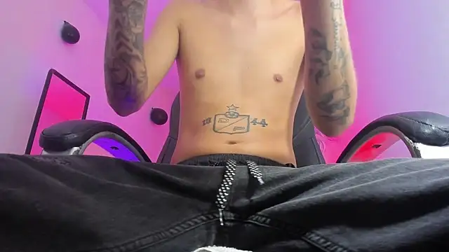 FrannBoy online show from March 1, 2025, 7:04 pm