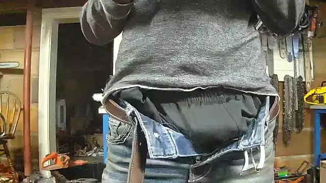 Bigoleslong98765 online show from December 3, 2025, 3:21 pm