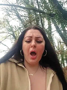 Britishbella online show from November 27, 2025, 3:14 pm