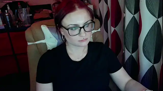 submissiveslut1996 online show from May 10, 2026, 9:42 pm
