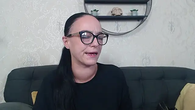 IzabelllNoir online show from November 8, 2025, 9:13 pm