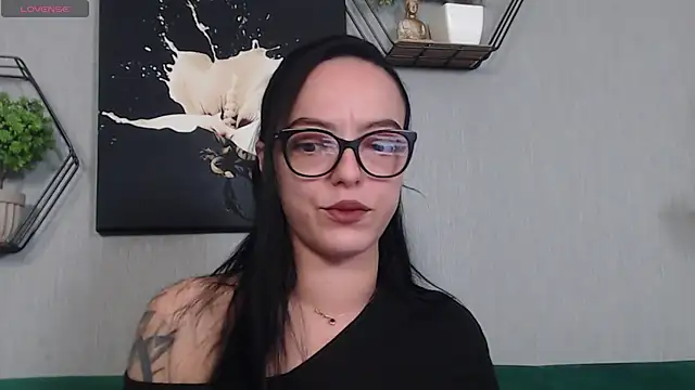 IzabelllNoir online show from April 9, 2026, 7:25 am