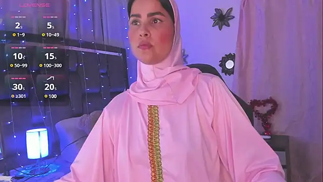 AishaAmin  online show from February 1, 2025, 5:49 am