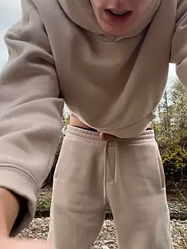 alexyourboy online show from November 15, 2025, 1:18 pm