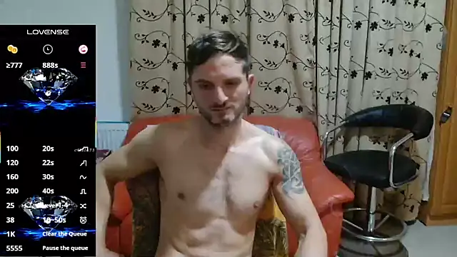 Snapshot of cuple_hoot_ chatting on November 1, 2025, 3:52 am cuple hoot online show from November 1, 2025, 3:52 am