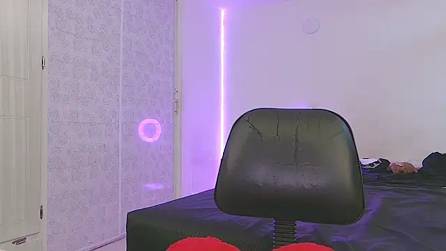 Lucy Fer5 online show from February 5, 2026, 2:33 pm