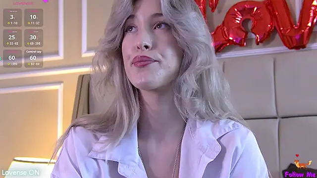 SerenaBennet online show from October 5, 2025, 1:09 pm