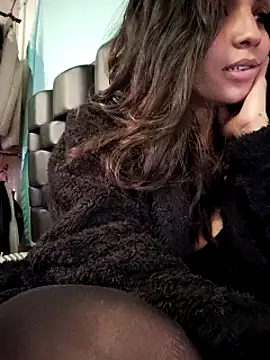 Snapshot of Anifer chatting on January 18, 2025, 3:42 am Anifer online show from January 18, 2025, 3:42 am