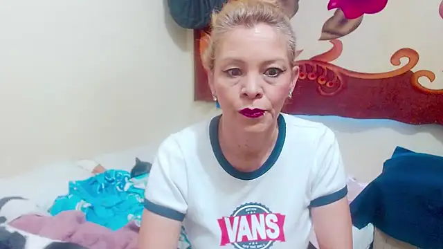 Snapshot of electra-mommy chatting on October 10, 2025, 12:26 pm electra-mommy online show from October 10, 2025, 12:26 pm