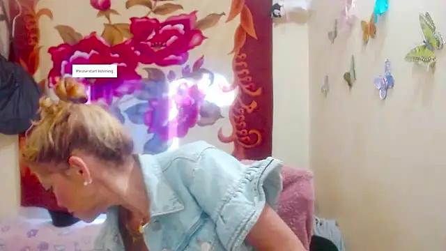 Snapshot of electra-mommy chatting on October 20, 2025, 12:16 pm electra-mommy online show from October 20, 2025, 12:16 pm