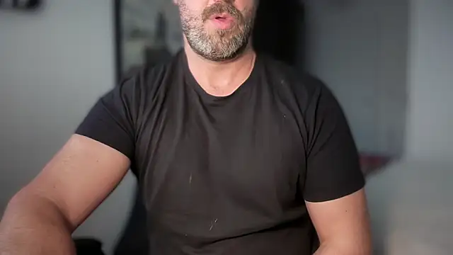 Mr Beef online show from December 1, 2025, 9:58 am