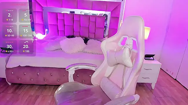 Aliciia cute1 online show from March 6, 2025, 9:09 pm