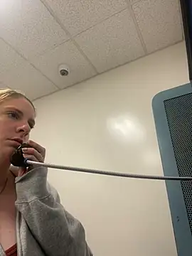 Snapshot of MsLG12301 chatting on February 18, 2025, 6:58 pm MsLG12301 online show from February 18, 2025, 6:58 pm