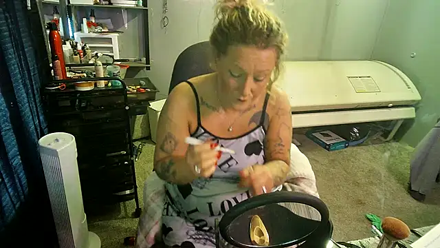 Snapshot of Lisalovely6981 chatting on February 16, 2025, 2:32 pm Lisalovely6981 online show from February 16, 2025, 2:32 pm