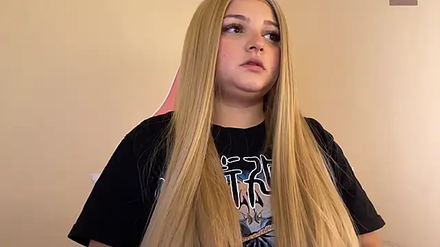 Snapshot of SweetPaige_ chatting on December 25, 2024, 7:13 pm SweetPaige online show from December 25, 2024, 7:13 pm