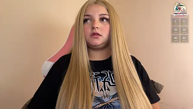 Snapshot of SweetPaige_ chatting on December 26, 2024, 8:11 pm SweetPaige online show from December 26, 2024, 8:11 pm