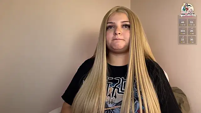 Snapshot of SweetPaige_ chatting on December 28, 2024, 10:34 pm SweetPaige online show from December 28, 2024, 10:34 pm