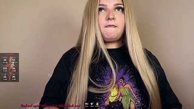 Snapshot of SweetPaige_ chatting on January 1, 2025, 5:00 pm SweetPaige online show from January 1, 2025, 5:00 pm