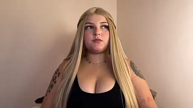 Snapshot of SweetPaige_ chatting on January 4, 2025, 9:41 pm SweetPaige online show from January 4, 2025, 9:41 pm